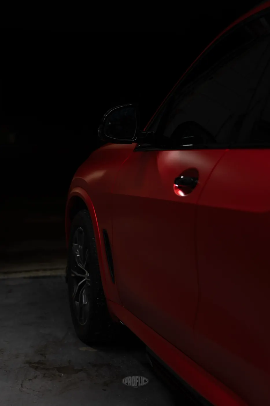 BMW X5 satin red color change, side detail